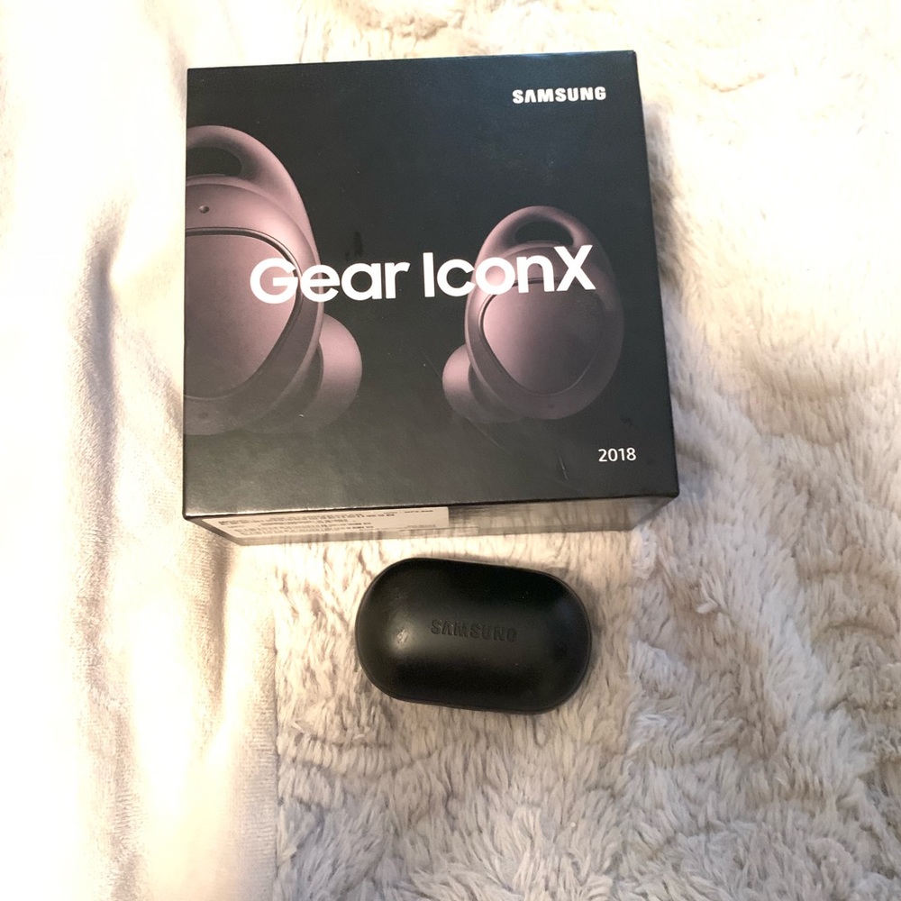 Used Samsung gear iconix Wireless headphones